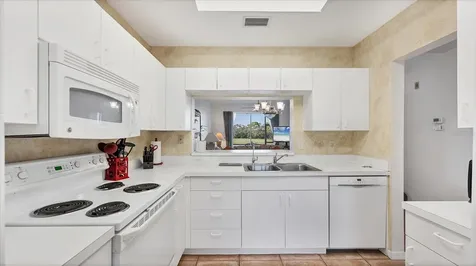 9610 Club South Circle Sarasota FL 34238
