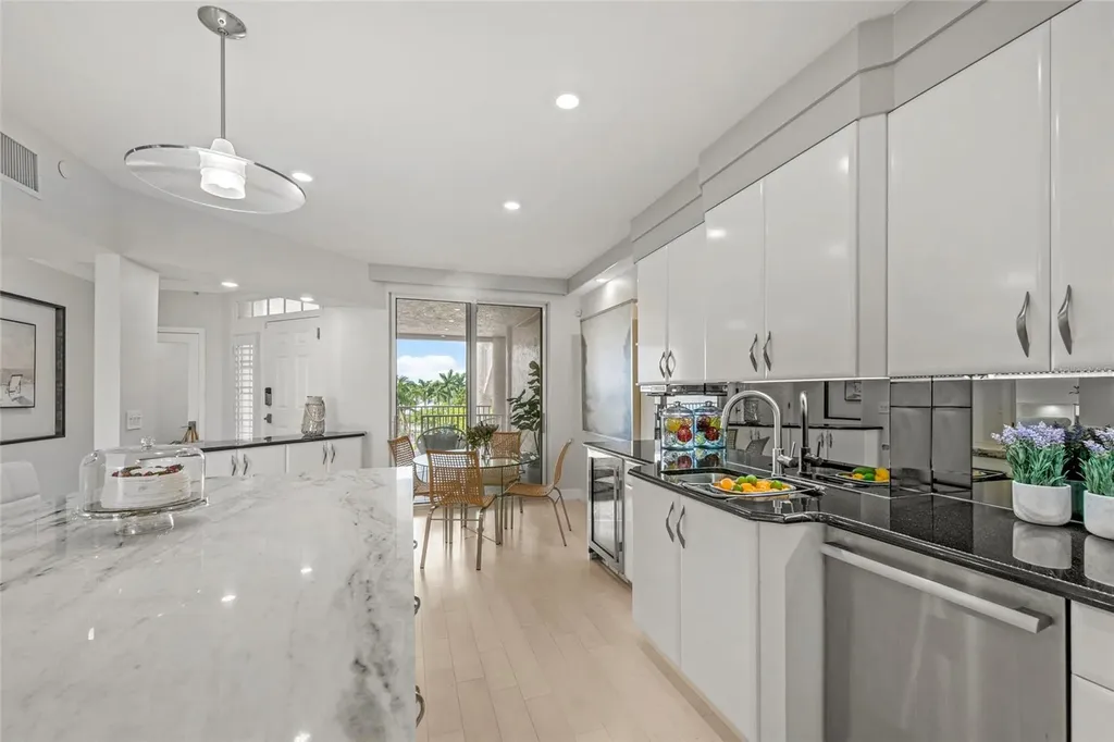 1280 Dolphin Bay Way Sarasota FL 34242