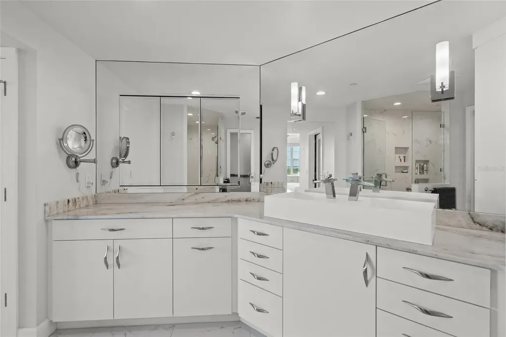 1280 Dolphin Bay Way Sarasota FL 34242
