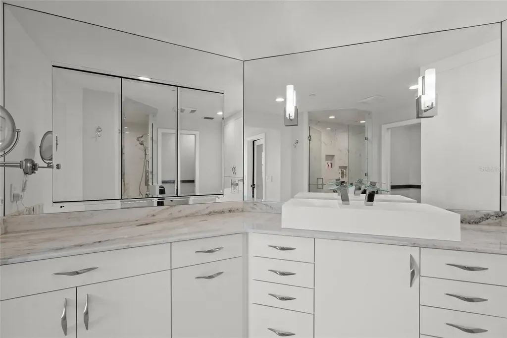1280 Dolphin Bay Way Sarasota FL 34242