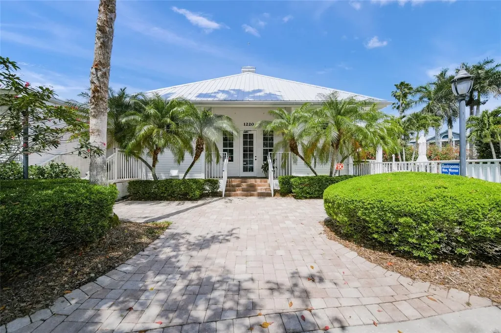 1280 Dolphin Bay Way Sarasota FL 34242