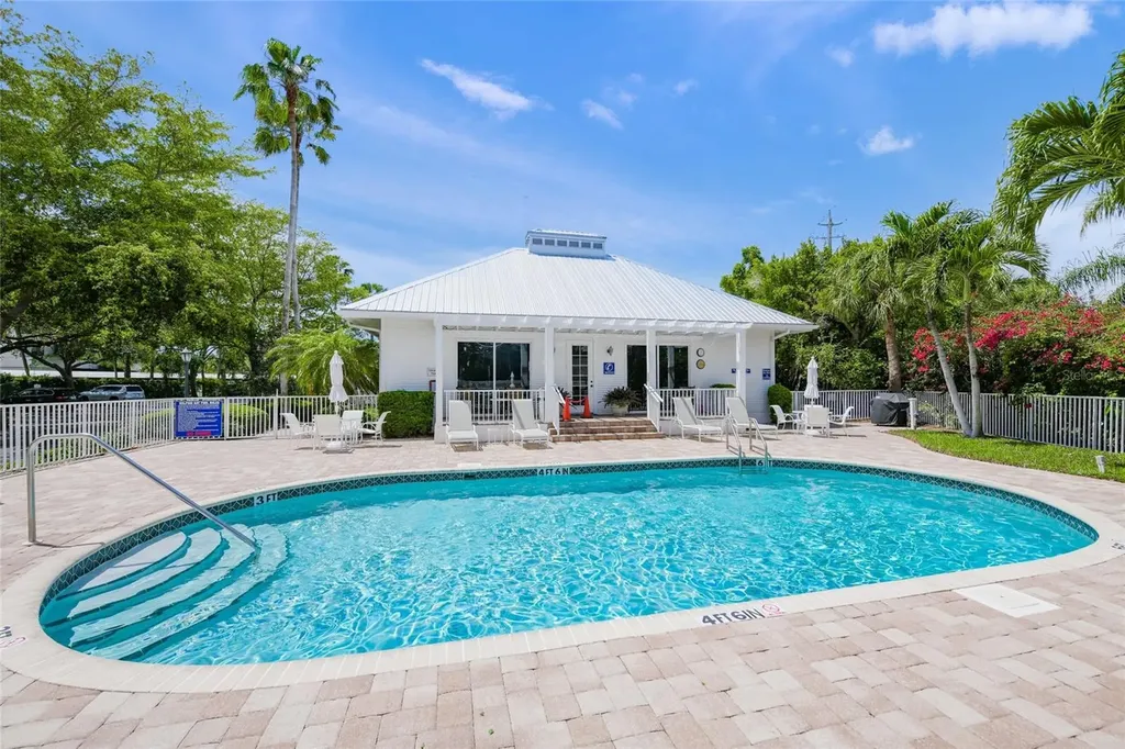 1280 Dolphin Bay Way Sarasota FL 34242