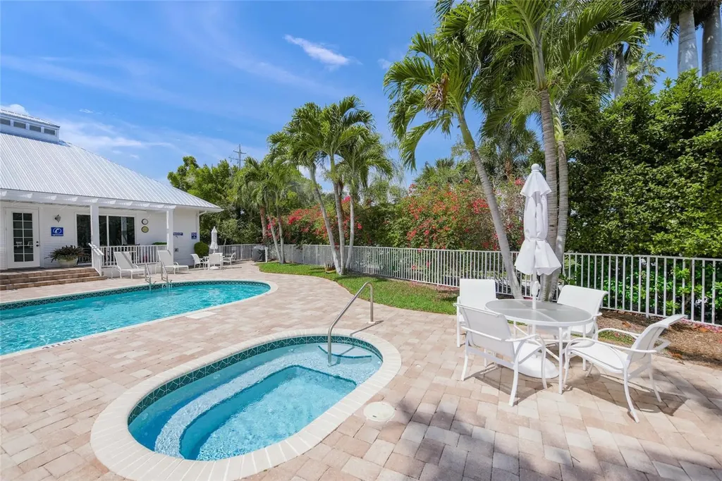 1280 Dolphin Bay Way Sarasota FL 34242