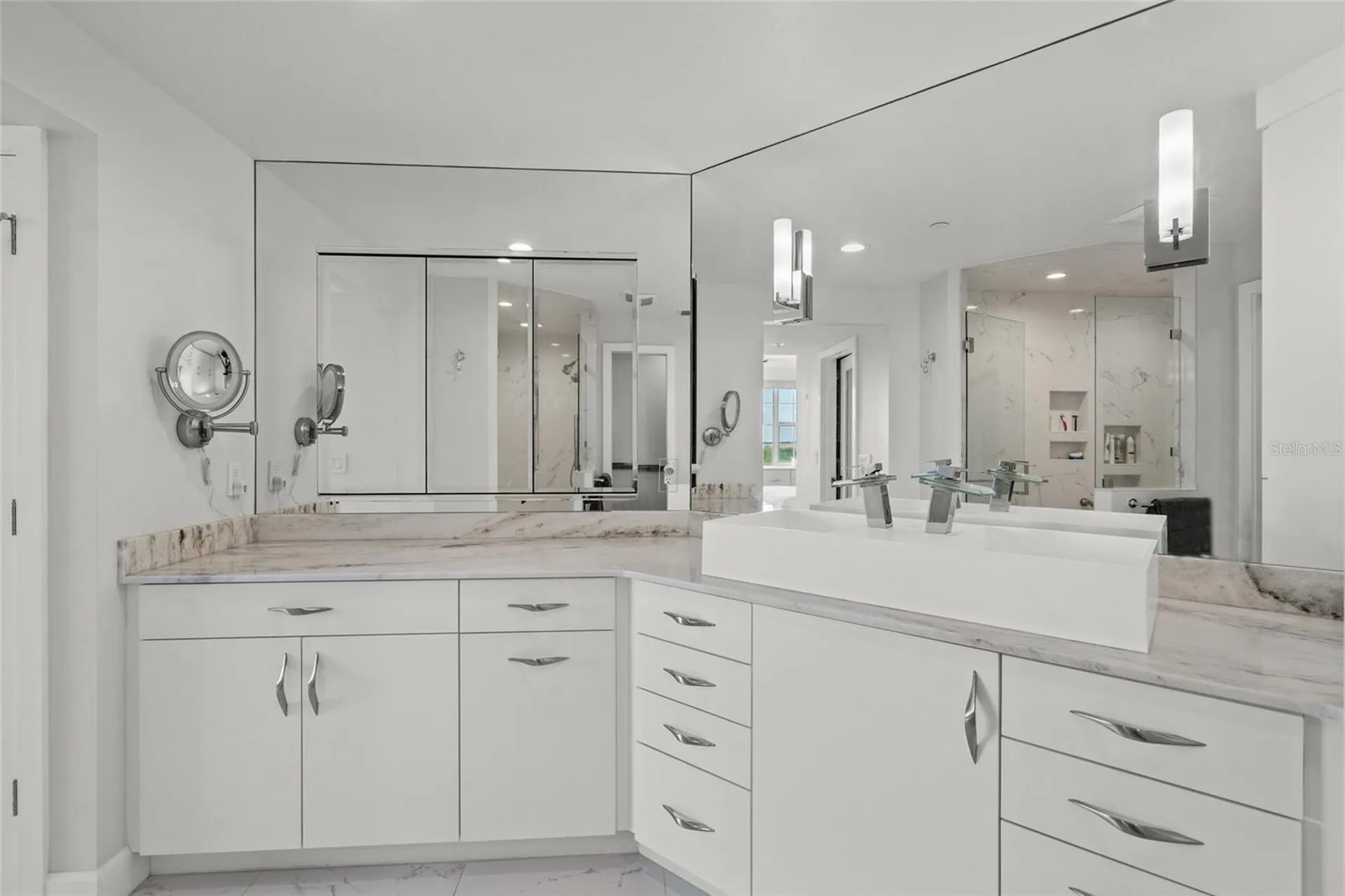 1280 Dolphin Bay Way Sarasota FL 34242
