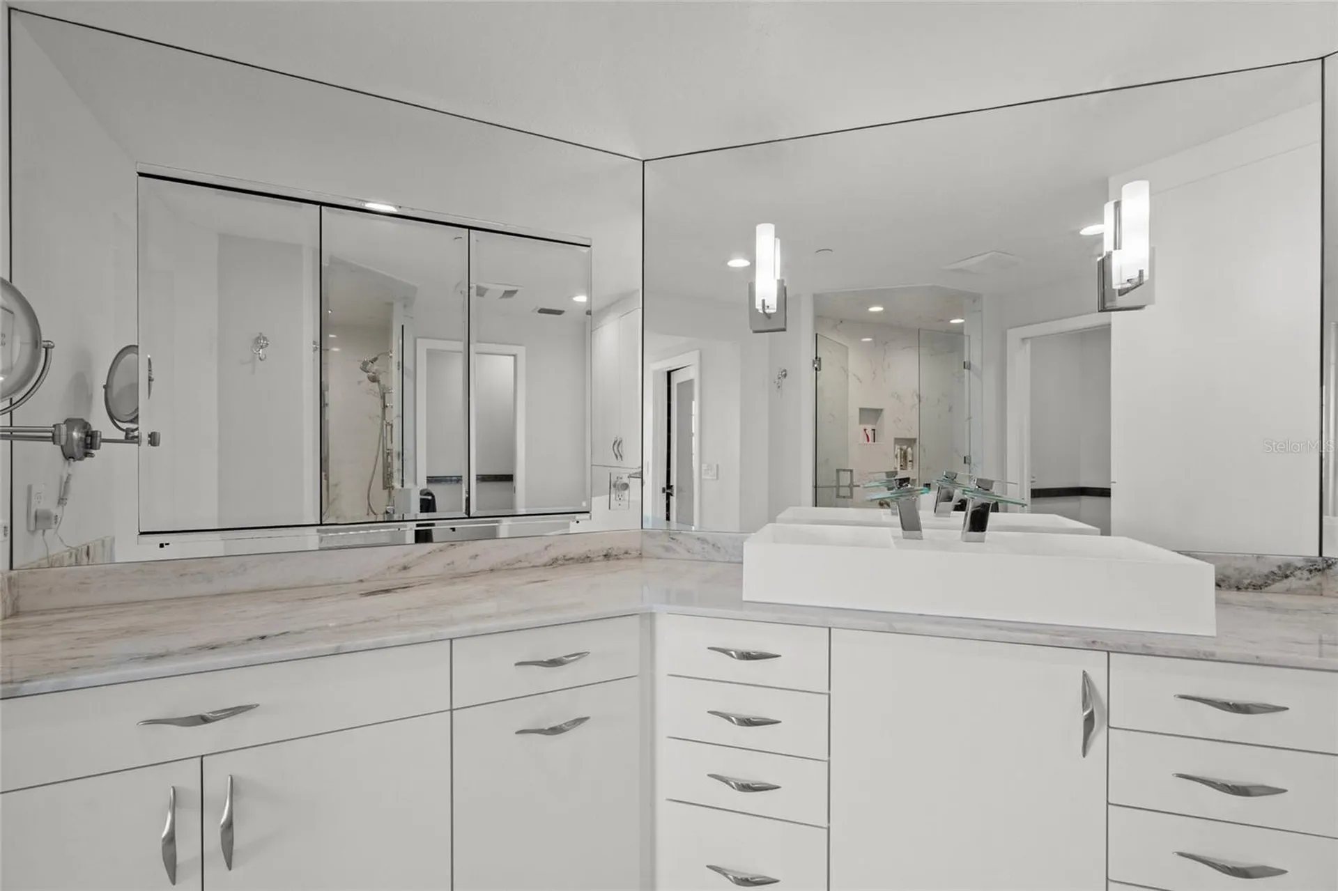 1280 Dolphin Bay Way Sarasota FL 34242