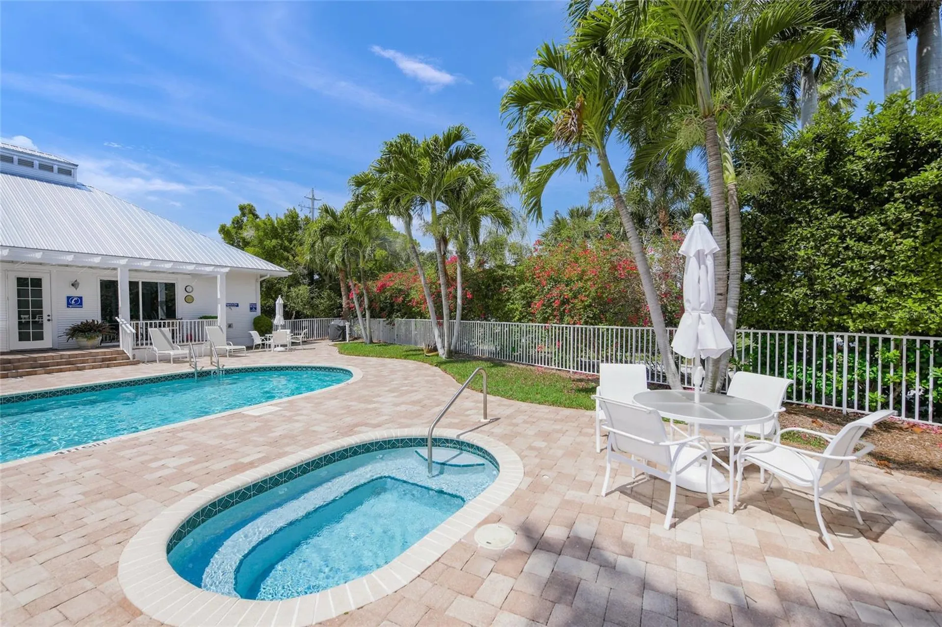 1280 Dolphin Bay Way Sarasota FL 34242