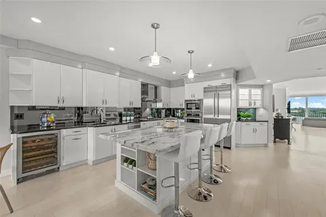 1280 Dolphin Bay Way Sarasota FL 34242