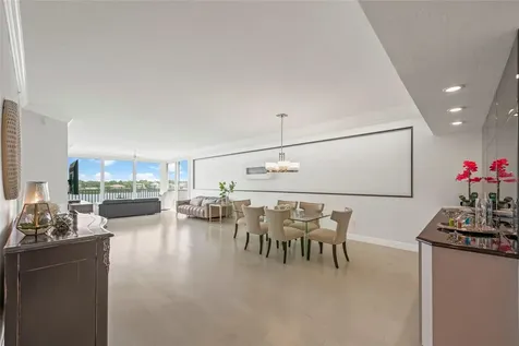 1280 Dolphin Bay Way Sarasota FL 34242
