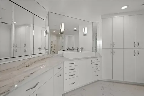 1280 Dolphin Bay Way Sarasota FL 34242