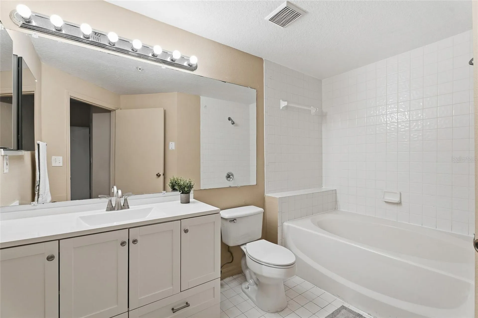 5512 Metrowest Boulevard Orlando FL 32811