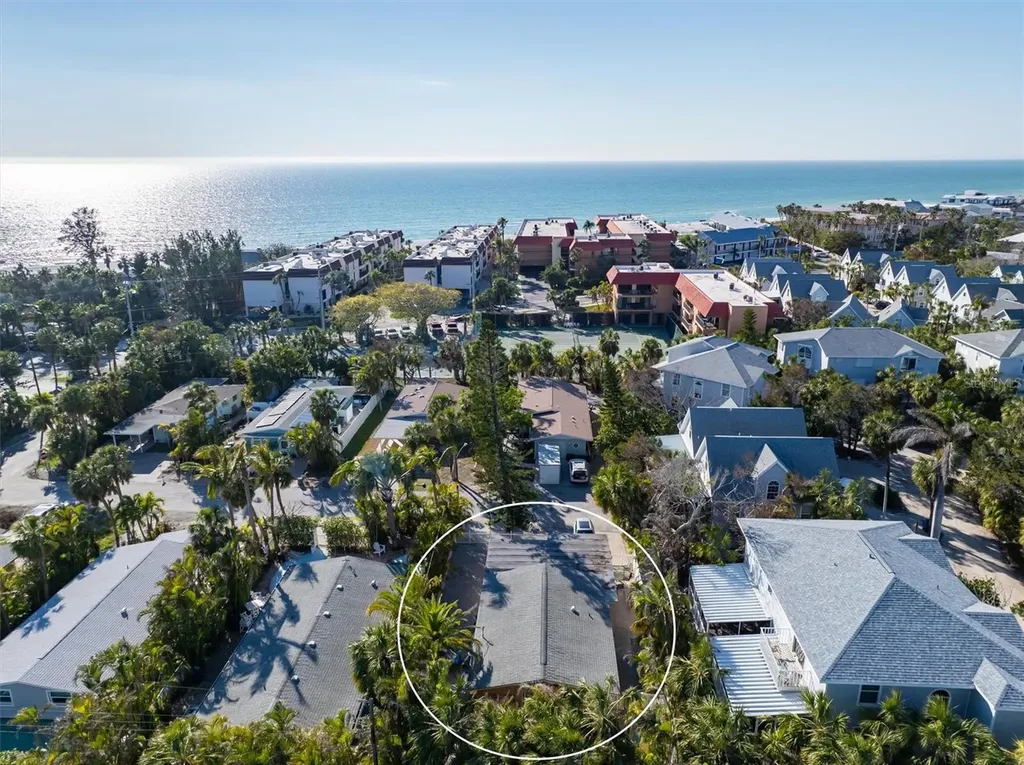 5807 De Palmas Avenue Holmes Beach FL 34217