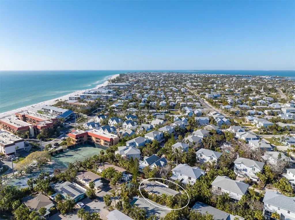 5807 De Palmas Avenue Holmes Beach FL 34217
