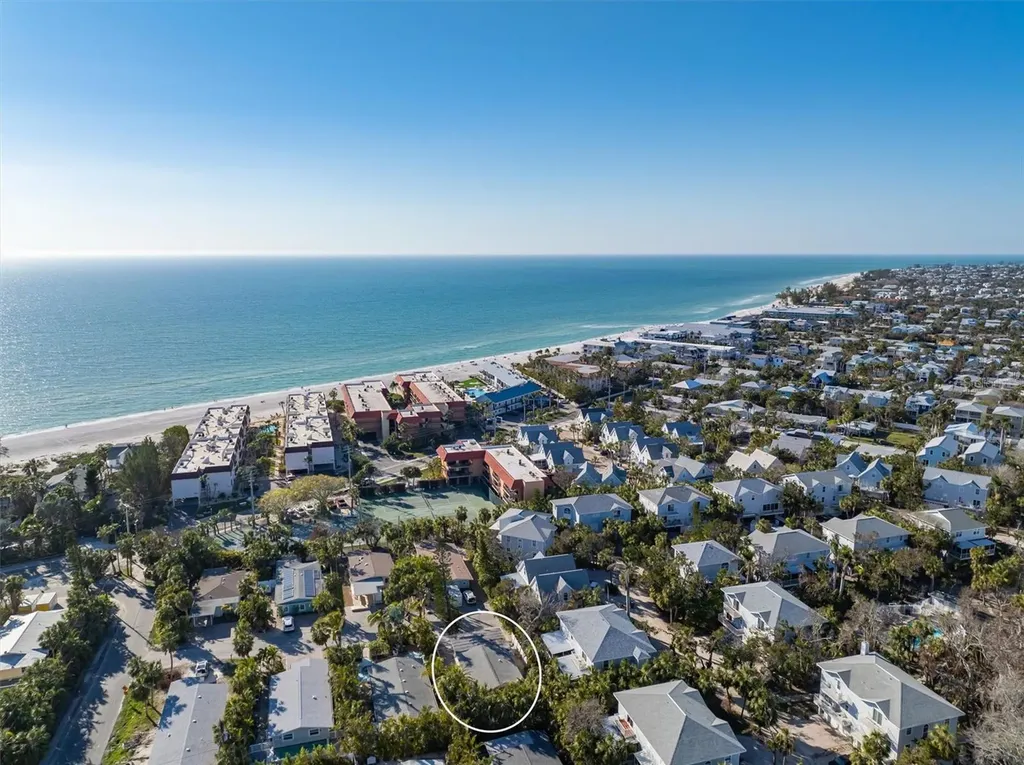 5807 De Palmas Avenue Holmes Beach FL 34217
