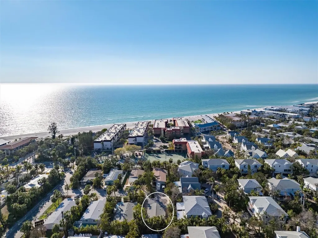 5807 De Palmas Avenue Holmes Beach FL 34217