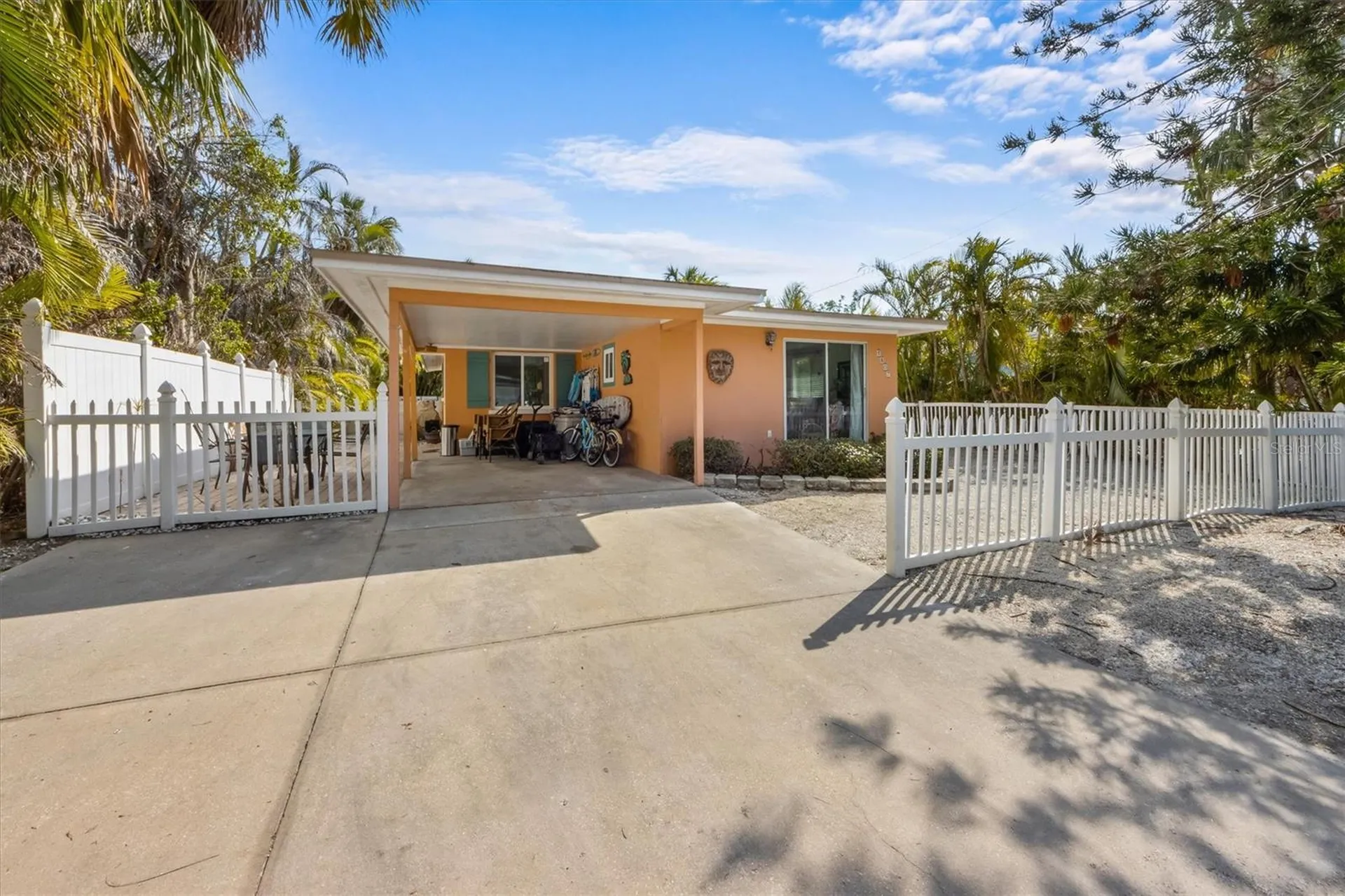 5807 De Palmas Avenue Holmes Beach FL 34217