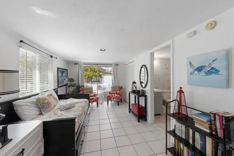 5807 De Palmas Avenue Holmes Beach FL 34217