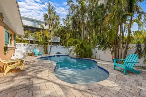 5807 De Palmas Avenue Holmes Beach FL 34217