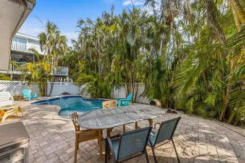 5807 De Palmas Avenue Holmes Beach FL 34217