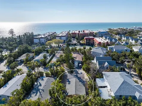 5807 De Palmas Avenue Holmes Beach FL 34217