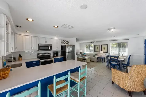 5807 De Palmas Avenue Holmes Beach FL 34217