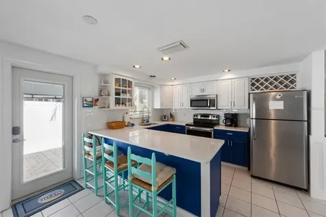 5807 De Palmas Avenue Holmes Beach FL 34217