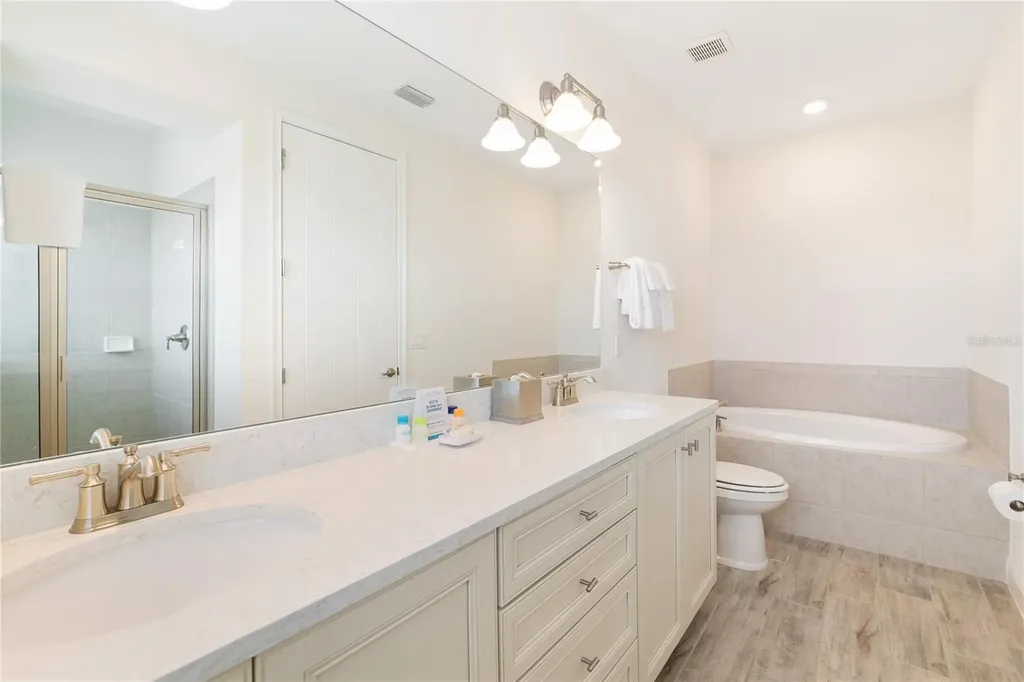 8009 Surf Street Kissimmee FL 34747