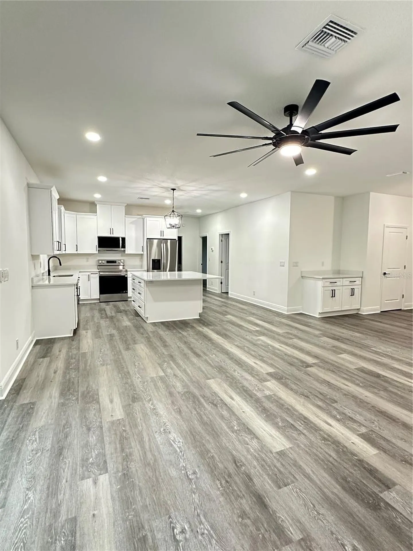 13311 Midway Avenue Astatula FL 34705