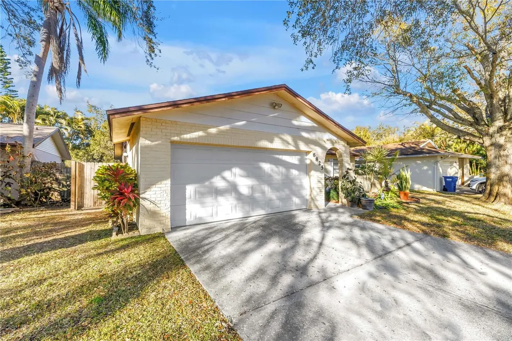 6825 Circlecreek Drive Pinellas Park FL 33781