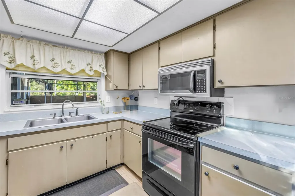 6825 Circlecreek Drive Pinellas Park FL 33781
