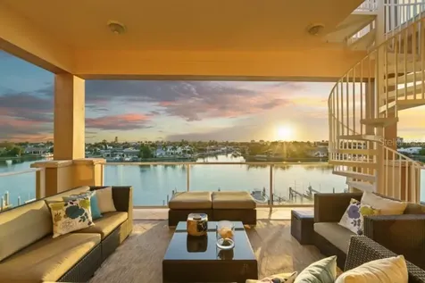 40 Bayview Court S St Petersburg FL 33711