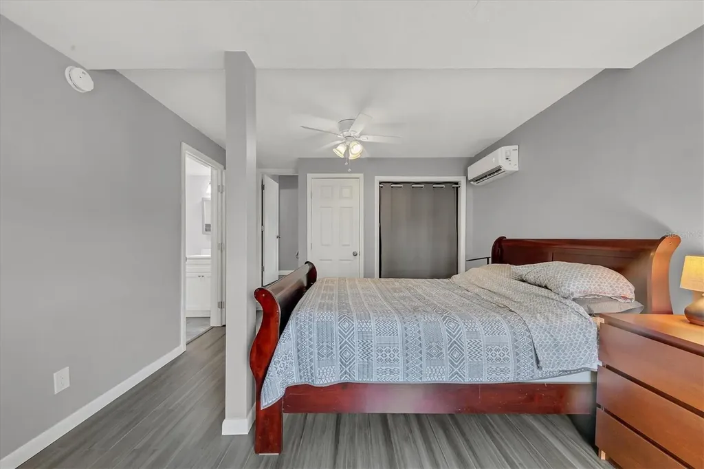 2305 Novus Street Sarasota FL 34237