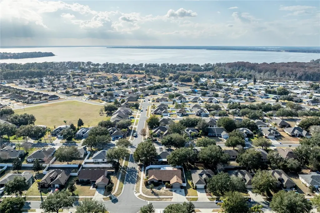 4530 Treasure Cay Road Tavares FL 32778