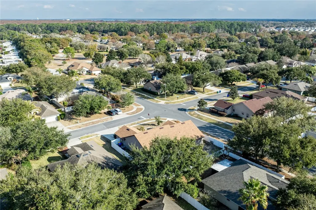 4530 Treasure Cay Road Tavares FL 32778