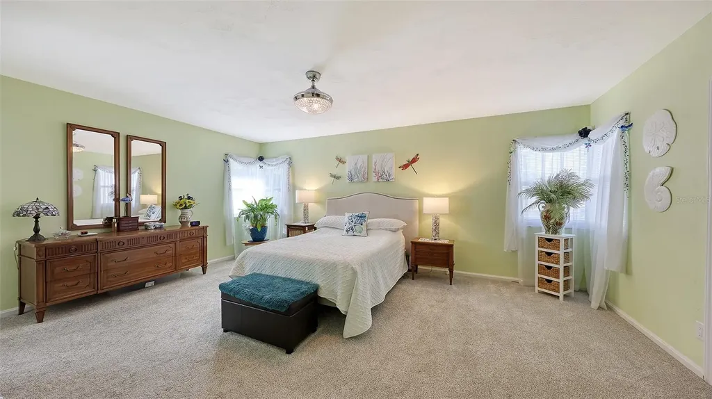 844 Magellan Drive Sarasota FL 34243