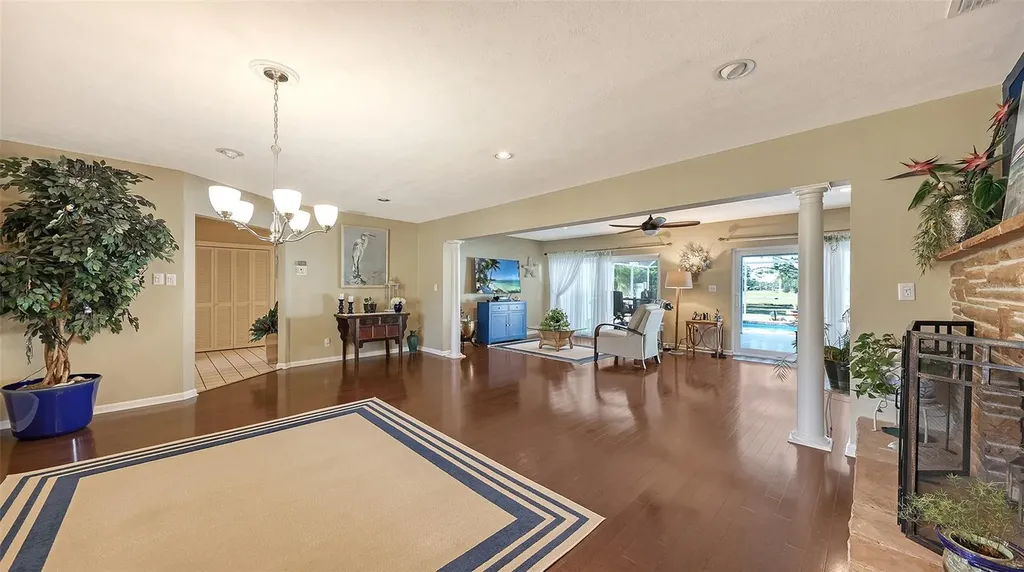 844 Magellan Drive Sarasota FL 34243