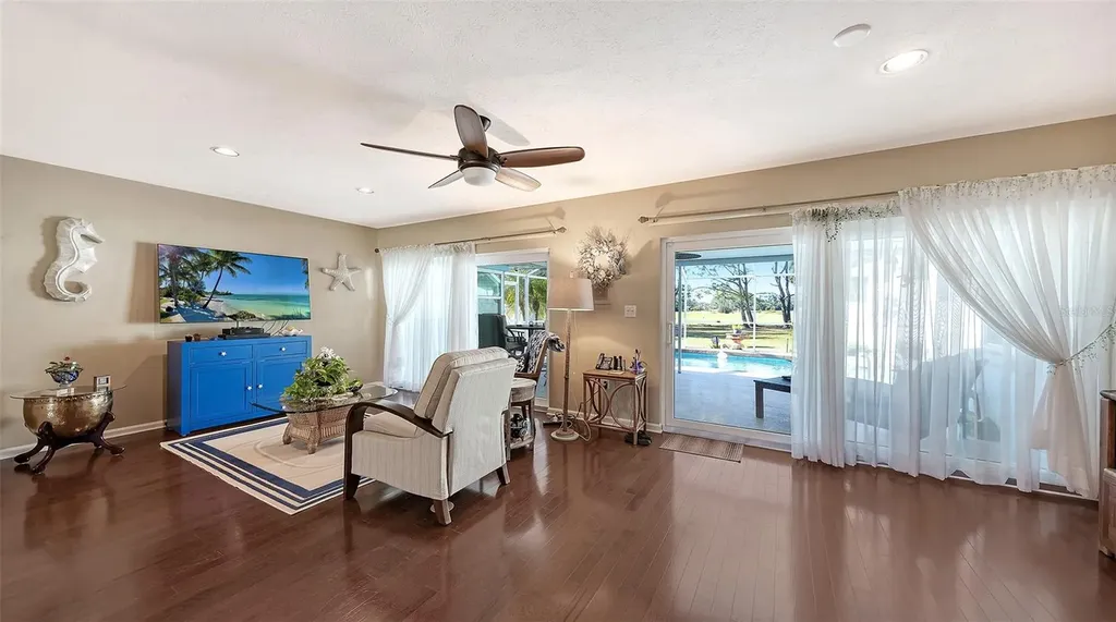 844 Magellan Drive Sarasota FL 34243