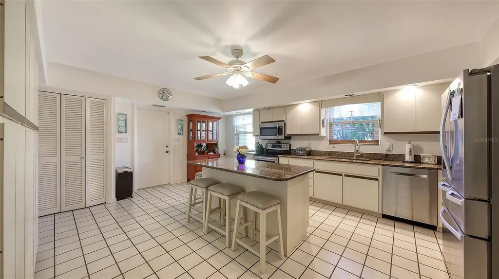 844 Magellan Drive Sarasota FL 34243