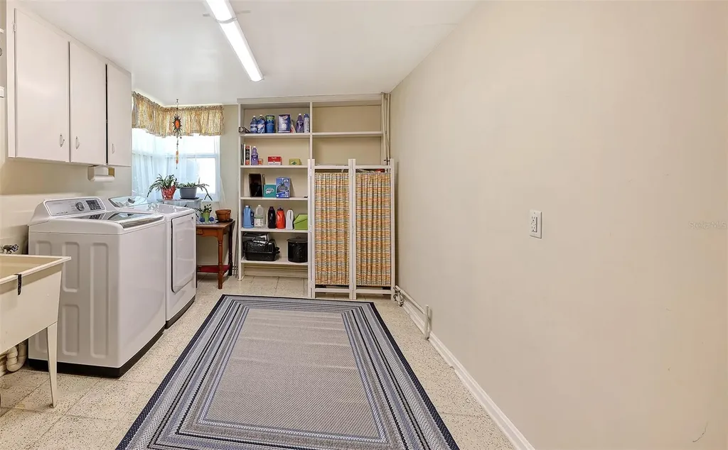 844 Magellan Drive Sarasota FL 34243