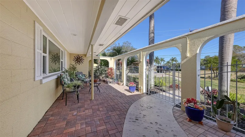 844 Magellan Drive Sarasota FL 34243