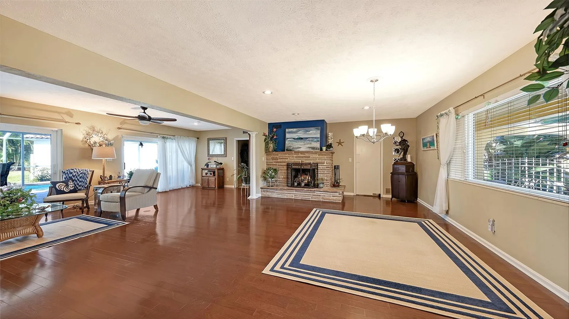 844 Magellan Drive Sarasota FL 34243