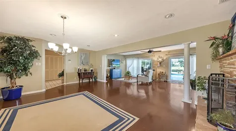 844 Magellan Drive Sarasota FL 34243