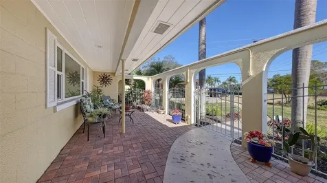 844 Magellan Drive Sarasota FL 34243