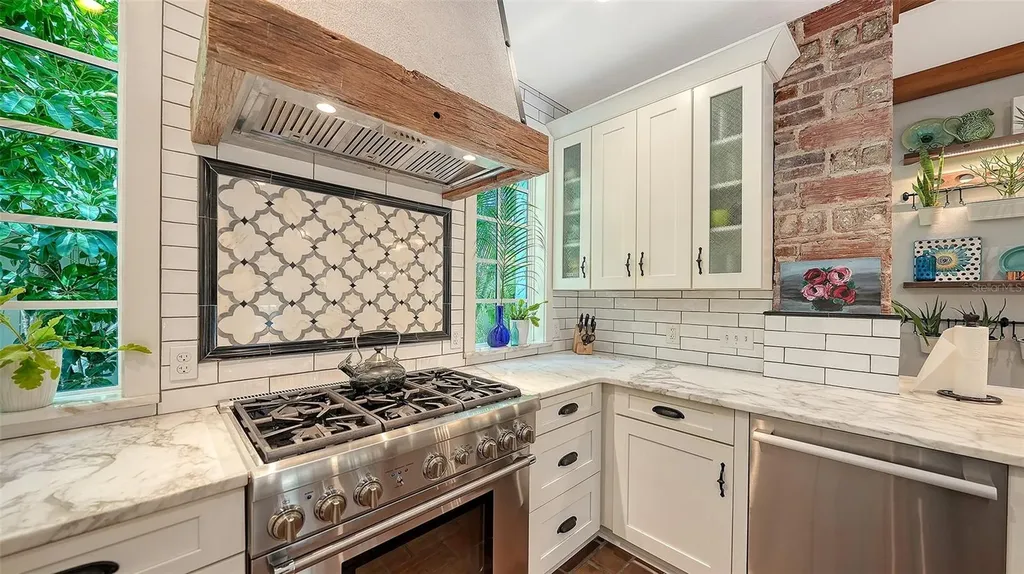 547 N Shore Drive Sarasota FL 34234