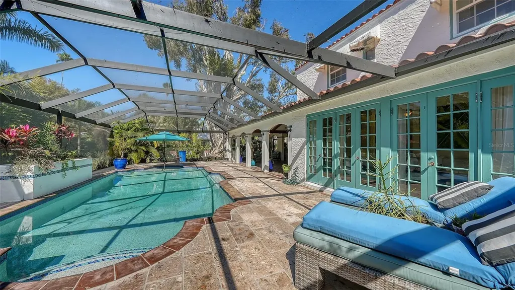 547 N Shore Drive Sarasota FL 34234
