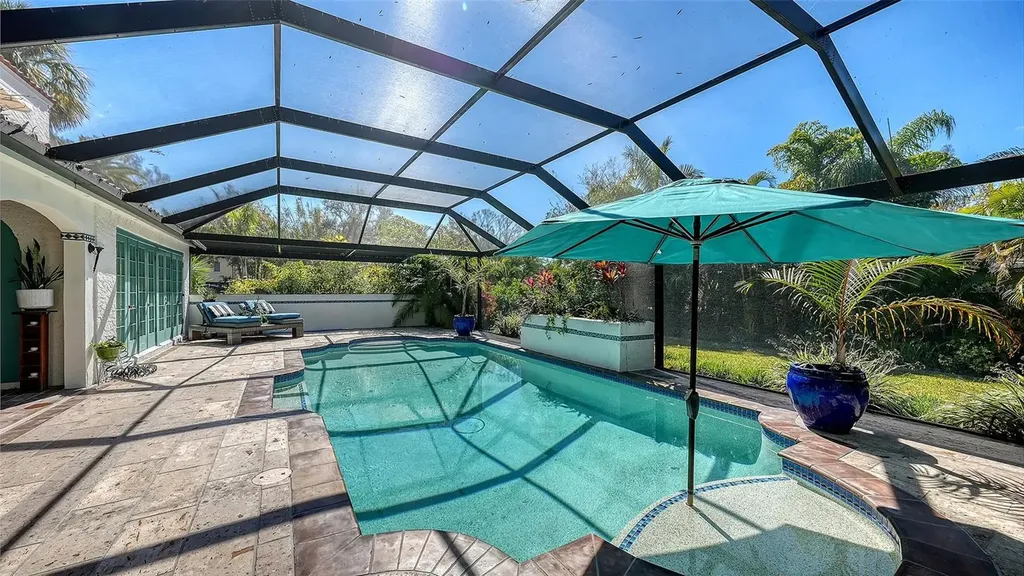 547 N Shore Drive Sarasota FL 34234