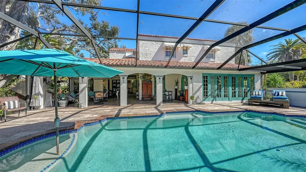 547 N Shore Drive Sarasota FL 34234