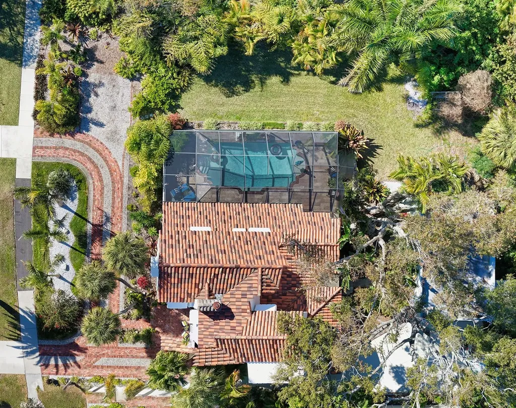 547 N Shore Drive Sarasota FL 34234