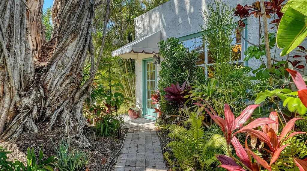 547 N Shore Drive Sarasota FL 34234