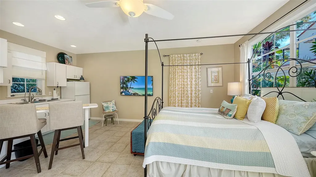 547 N Shore Drive Sarasota FL 34234