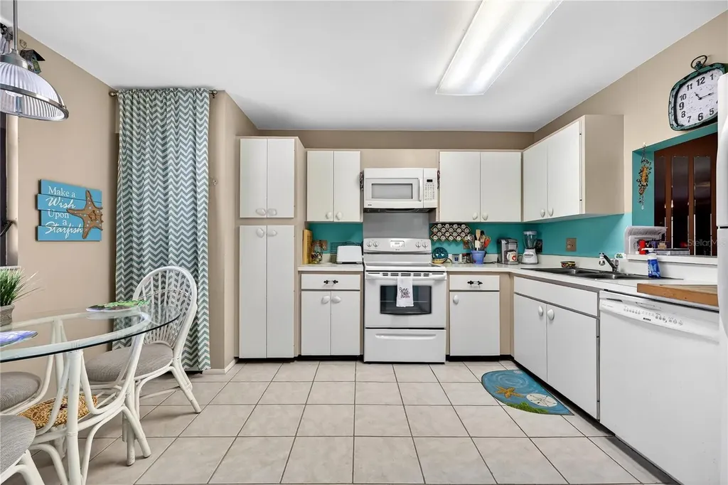 521 Lakeside Drive Bradenton FL 34210